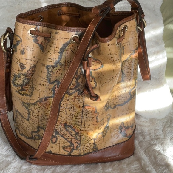 EUC Patricia Nash map print bucket crossbody bag - Picture 1 of 5